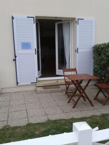 Appartements F2 et JARDINET FACE ET ACCES DIRECT MER : photos des chambres