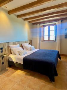 B&B / Chambres d'hotes Domaine de Cazal - Chambres d'Hotes avec piscine au coeur de 26 hectares de nature preservee : photos des chambres