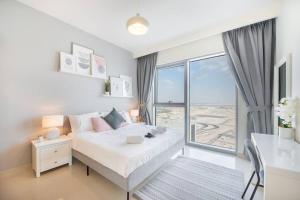 Luxury 42-Floor 1BR flat in Harbour Views