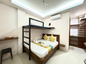 Sunburn Suites and Rooftop Bar