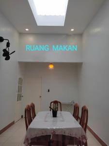 Aimans Homestay for Muslim