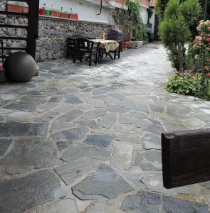 Студио в близост до църквата и центъра на града