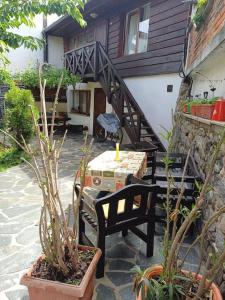 Студио в близост до църквата и центъра на града