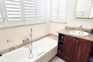 Beachfront apartment in Umhlanga amazing sea views