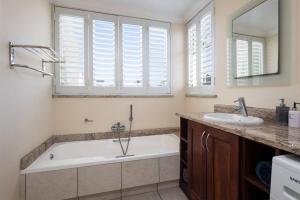 Beachfront apartment in Umhlanga amazing sea views