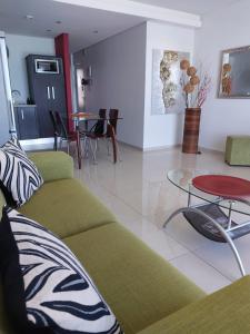 Infinity 607 Beachfront Apartment - Bloubergstrand Cape Town