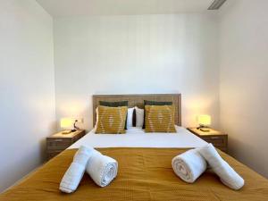 Skyline VII Pool & Coworking by ELE Apartments