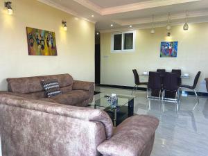 Spacious 2 Bedroom Ocean View Apartment