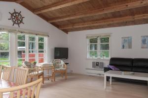 Awesome Home In Ebeltoft With 3 Bedrooms And Wifi