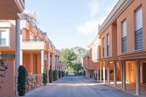 Casa junto golf La Sella y Centro Budista Sakya