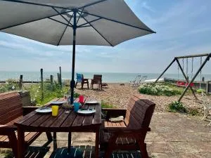 Beach front House - Hooe