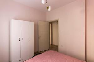 Soft modern inspiring flat in the center of Moda