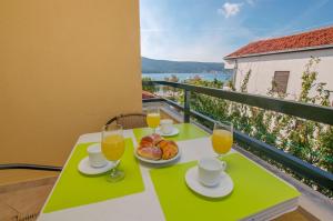 One-Bedroom Apartment - First Floor room in Apartments Tina
