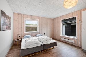 Stunning Home In Knebel With 3 Bedrooms And Wifi