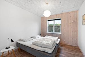 Stunning Home In Knebel With 3 Bedrooms And Wifi