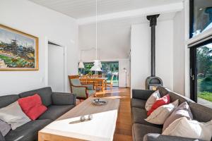 Stunning Home In Ebeltoft With 3 Bedrooms, Sauna And Internet