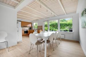 Beautiful Home In Ebeltoft With 5 Bedrooms And Wifi