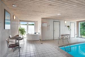 Stunning Home In Ebeltoft With Sauna, Swimming Pool And Wifi
