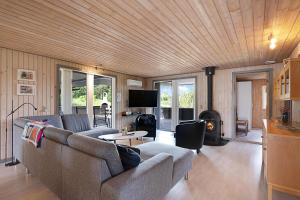 Stunning Home In Ebeltoft With Sauna, Swimming Pool And Wifi