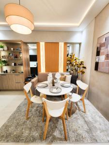 1 Bedroom Apartment in Aeon Towers I City Views I Free Wi-fi, Gym and Pool