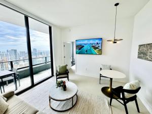 48th Floor PH collection 1 BD Brand New Downtown