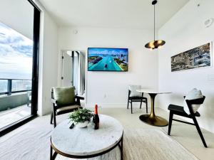 48th Floor PH collection 1 BD Brand New Downtown