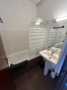 Studio situé à la Gela