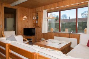 Nice Home In Ebeltoft With 2 Bedrooms