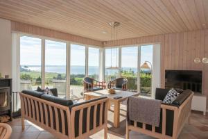 Awesome Home In Ebeltoft With 3 Bedrooms And Internet