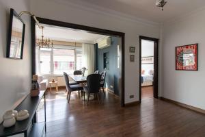 Bright Vibrant 3BR Haven near Sea and Prime Locale