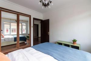 Bright Vibrant 3BR Haven near Sea and Prime Locale