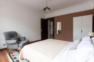 Bright Vibrant 3BR Haven near Sea and Prime Locale