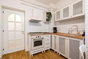 Spacious 2BR Apartment - Ateneu View - City Center