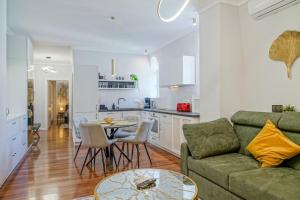 Chic 2BR Apartment - Ateneu - City Center