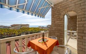 2 Bedroom Awesome Apartment In Dugi Rat 