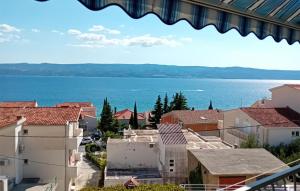 2 Bedroom Awesome Apartment In Dugi Rat