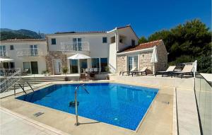 Awesome Home In Stankovic With Wifi