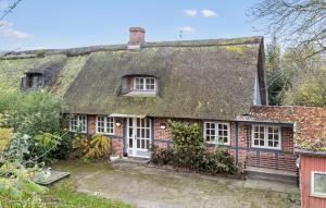 3 Bedroom Cozy Home In Hadsten