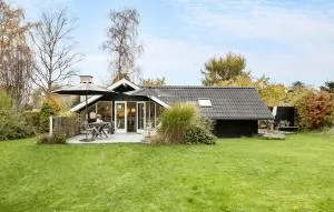 3 Bedroom Lovely Home In Tisvildeleje - Tisvilde