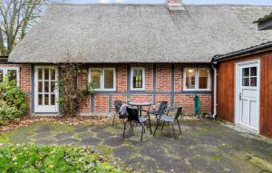 3 Bedroom Cozy Home In Hadsten