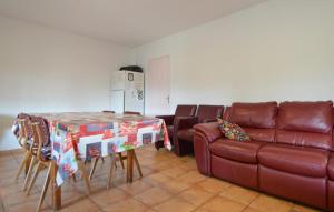 Maisons de vacances Lovely Home In Cornillon With Wifi : photos des chambres