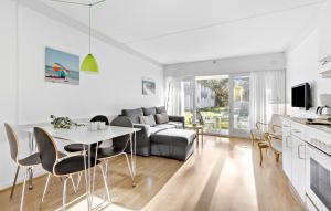 1 Bedroom Stunning Apartment In Nexø