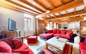 Maisons de vacances Nice Home In Fourches With Sauna : photos des chambres