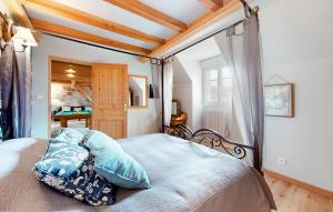 Maisons de vacances Nice Home In Fourches With Sauna : photos des chambres