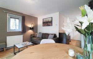 2 Bedroom Cozy Home In Oosterwolde