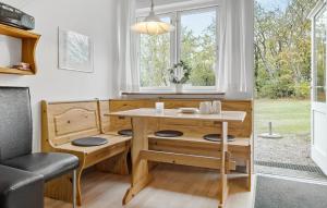 Gorgeous Apartment In Svaneke With Wifi