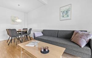 1 Bedroom Stunning Apartment In Nexø