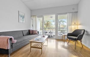 1 Bedroom Stunning Apartment In Nexø