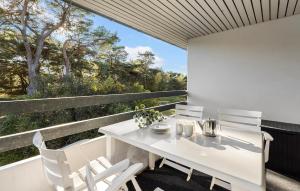 Cozy Apartment In Nexø With Wifi