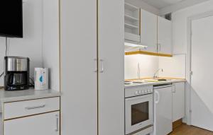 Cozy Apartment In Nexø With Wifi